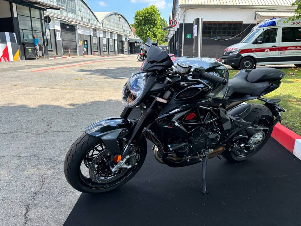 L’incredibile sfilata di moto MVAgusta all’assemblea di Confindustria Varese