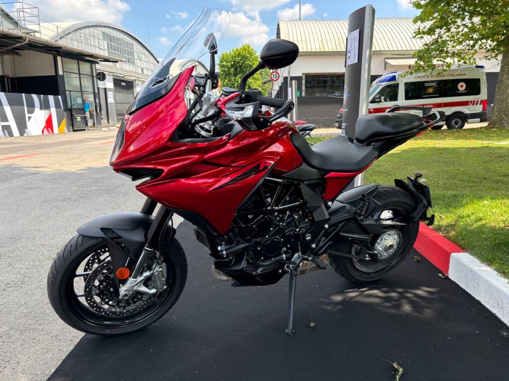 L’incredibile sfilata di moto MVAgusta all’assemblea di Confindustria Varese