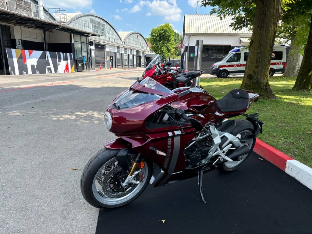 L’incredibile sfilata di moto MVAgusta all’assemblea di Confindustria Varese