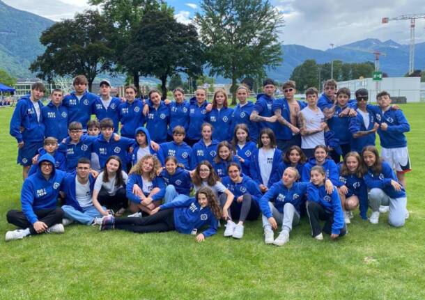 La Rari Nantes Saronno brilla a Bellinzona, 31 medaglie e secondo posto nel medagliere