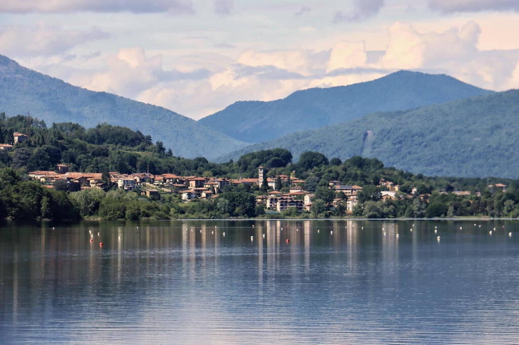 lago di comabbio ternate