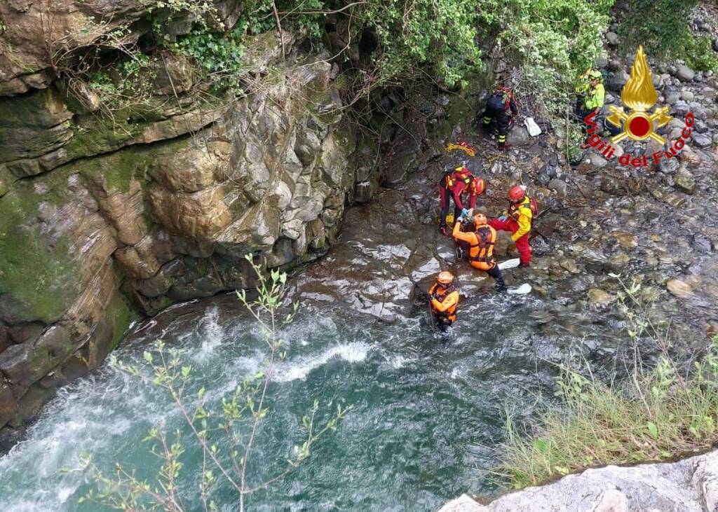 Recupero vigili del fuoco a Ponte Lambro