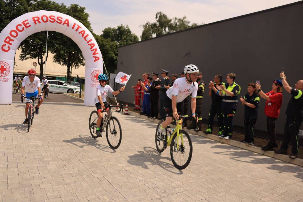 staffetta ciclistica 160 anni croce rossa italiana busto arsizio