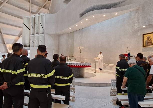 Anche i vigili del fuoco di Varese commemorano i colleghi morti a Matera