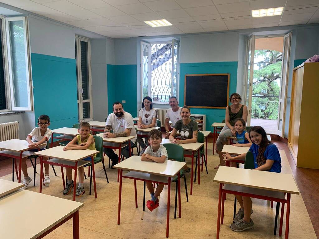 Aule rimesse a nuovo dai genitori alla scuola primaria di Casciago