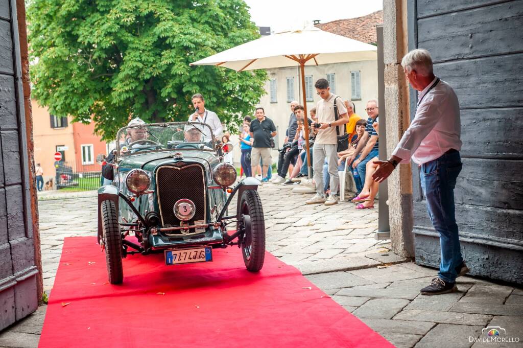 Auto storiche al castello di Somma