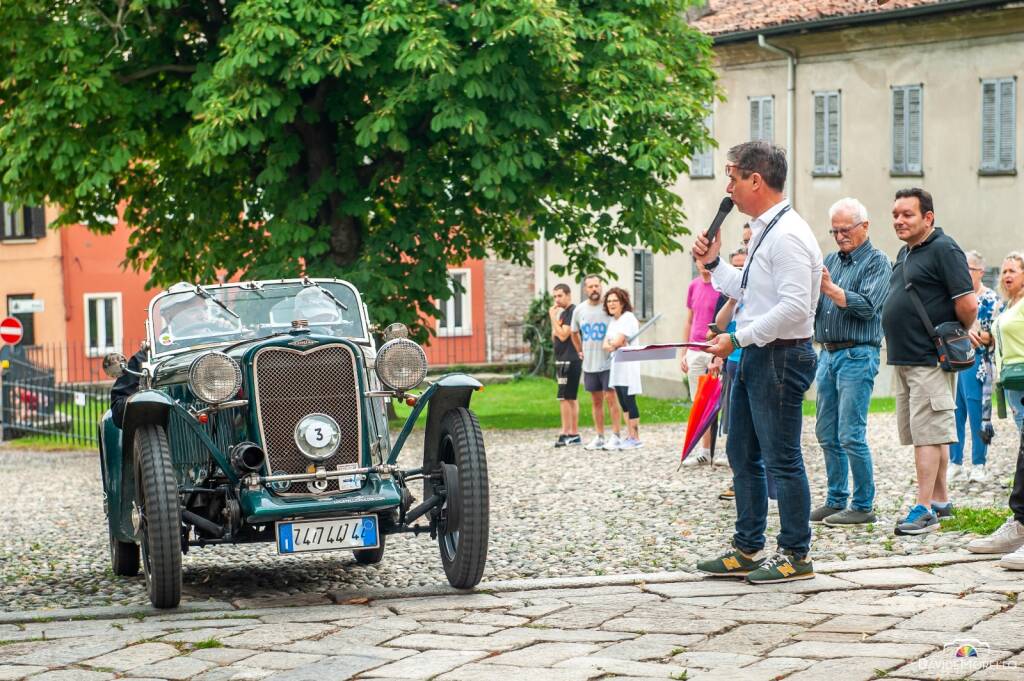 Auto storiche al castello di Somma