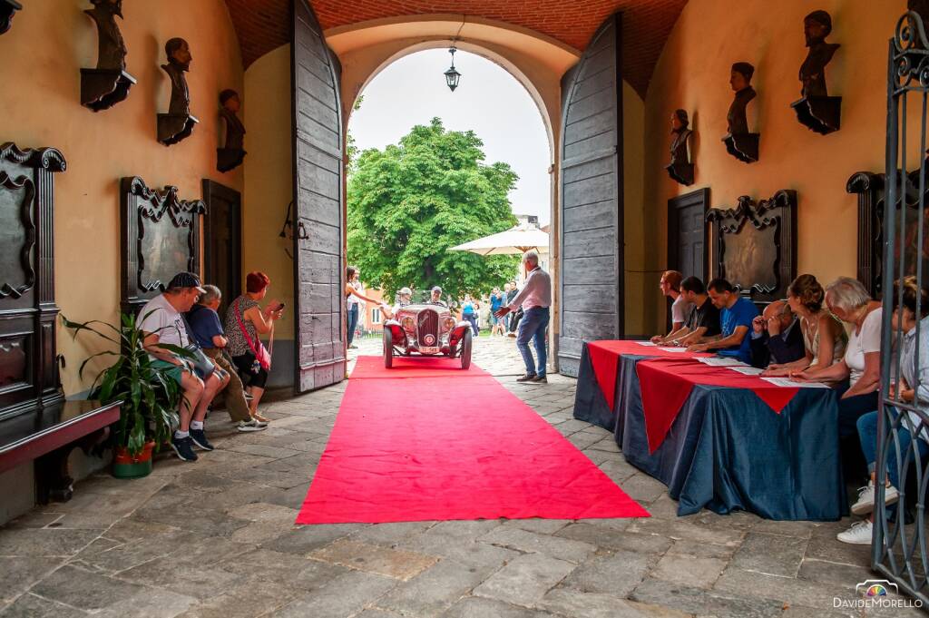 Auto storiche al castello di Somma