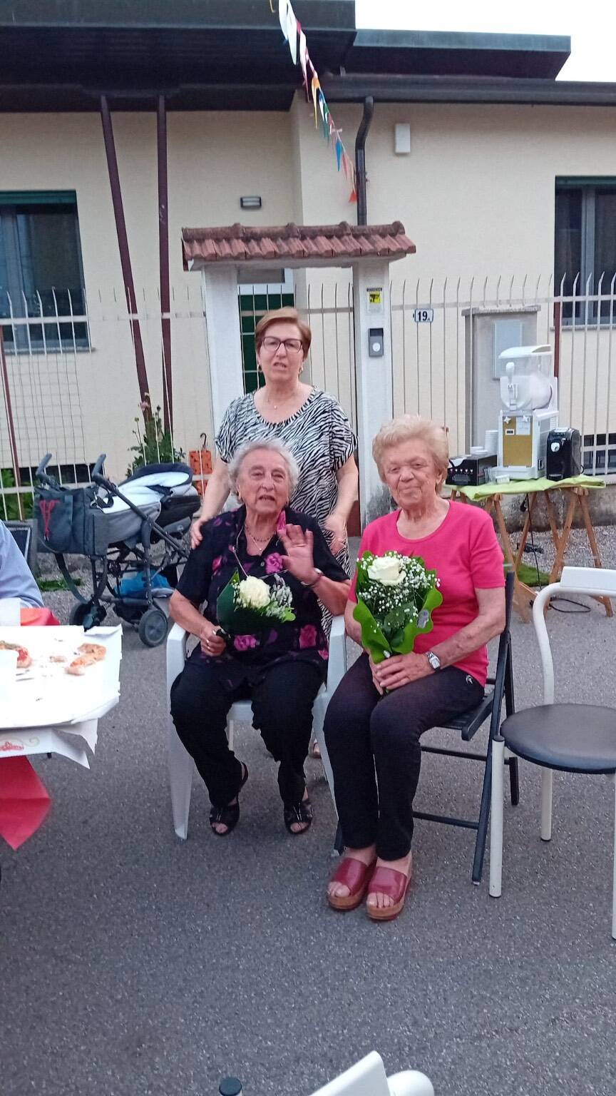 Cena tra vicini in via Caboto a Villa Cortese 2024 