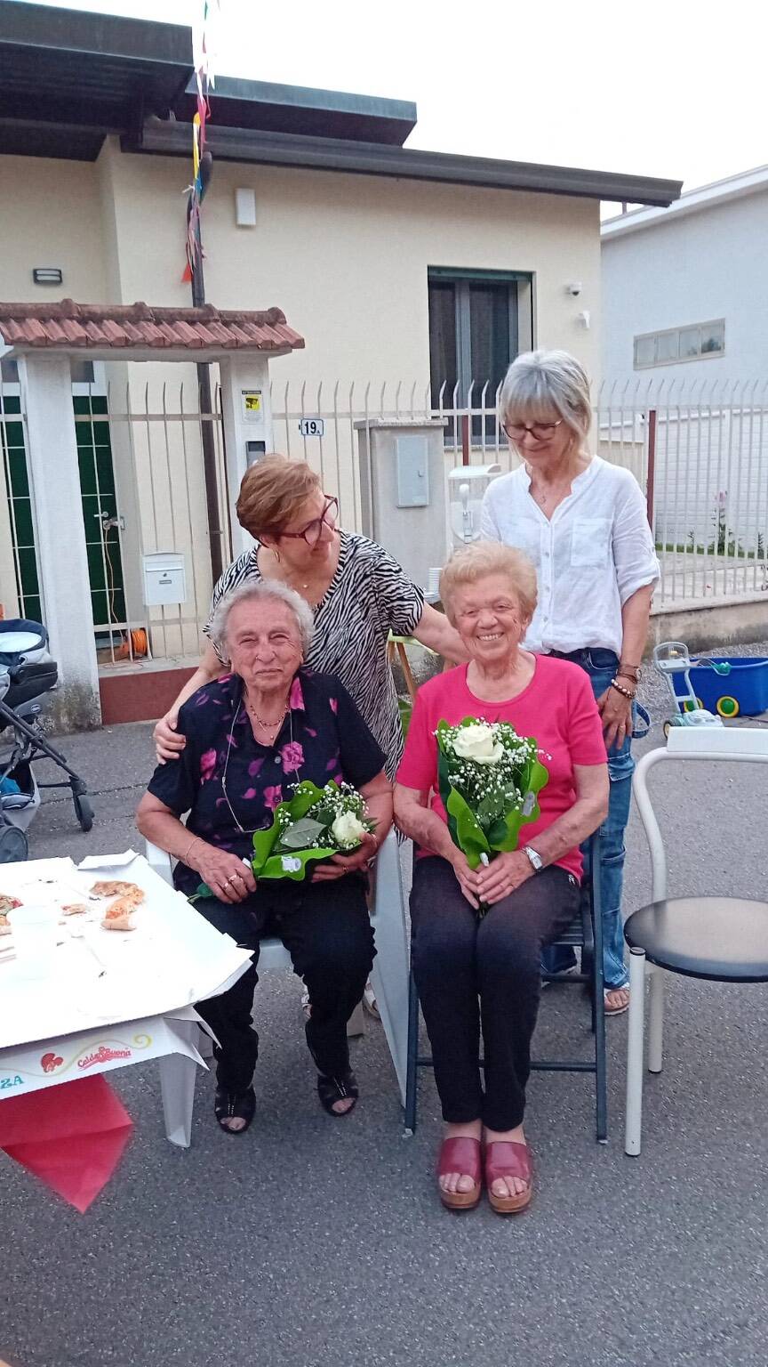 Cena tra vicini in via Caboto a Villa Cortese 2024 