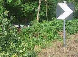 Con l'auto nel bosco a Brinzio