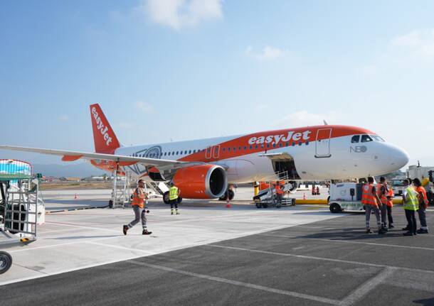 Un volo da Malpensa inaugura l’aeroporto di Salerno