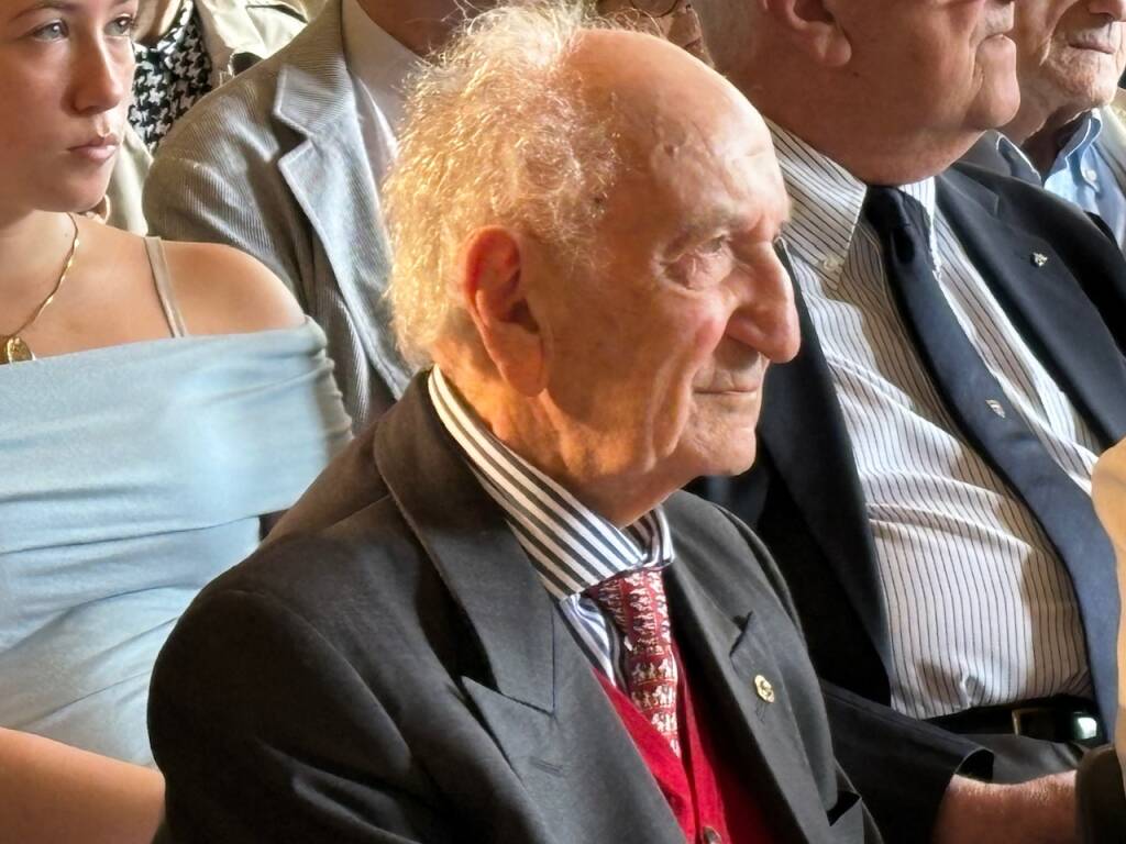 Festwggiati in Salone Estense i 100 anni di Ferruccio Zuccaro