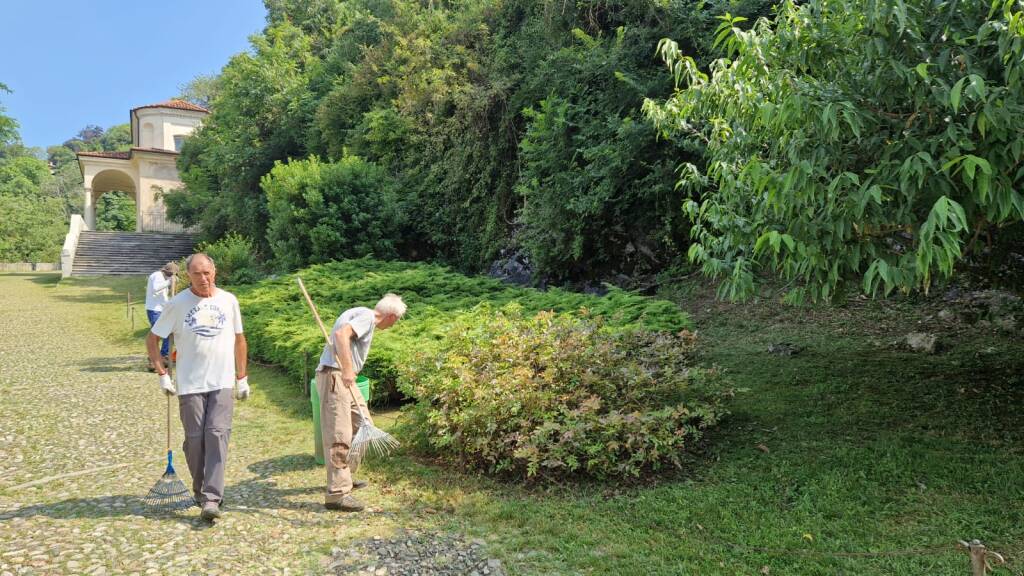 Grandi "pulizie" alla via Sacra: ci pensano i volontari del Cai Senior