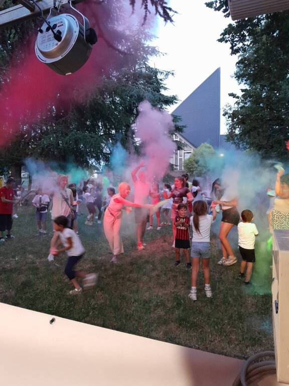 Indian Color Party della contrada Rescalda