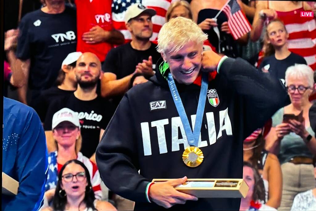 Oro olimpico a Parigi nei 100 rana per Nicolò Martinenghi