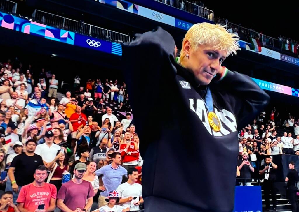 Oro olimpico a Parigi nei 100 rana per Nicolò Martinenghi