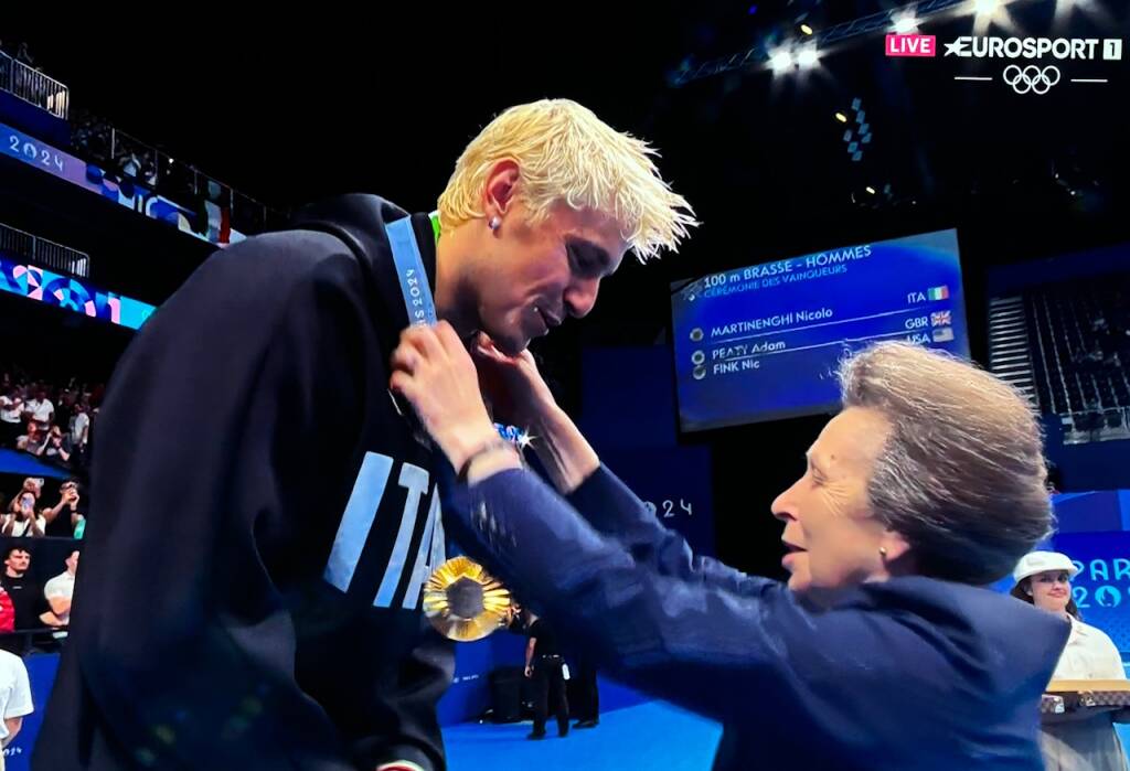 Oro olimpico a Parigi nei 100 rana per Nicolò Martinenghi