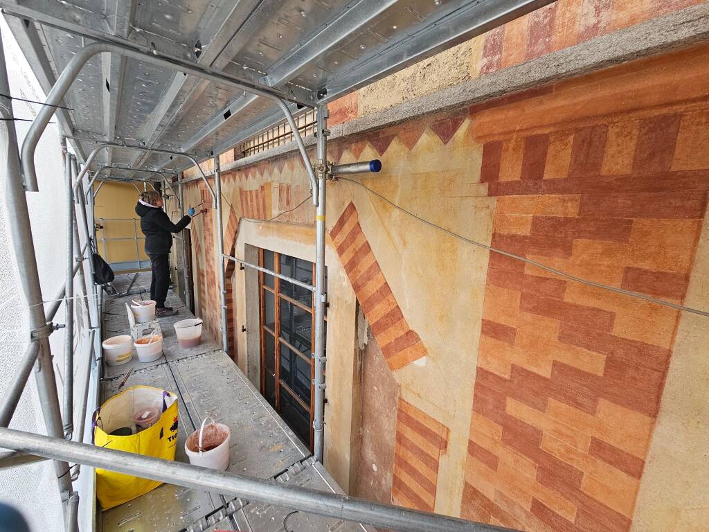 Quasi terminati i lavori di restauro all'ex caffè Haag, nuovo polo civico di Comerio