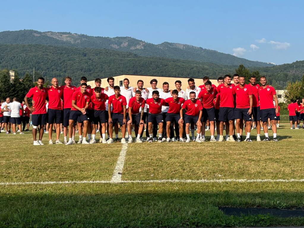 Calcio: presentazione Varese e Gavirate 