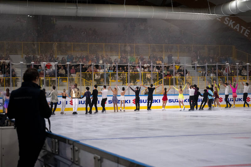 Lo show sul ghiaccio di Ferragosto all\'Acinque Ice Arena