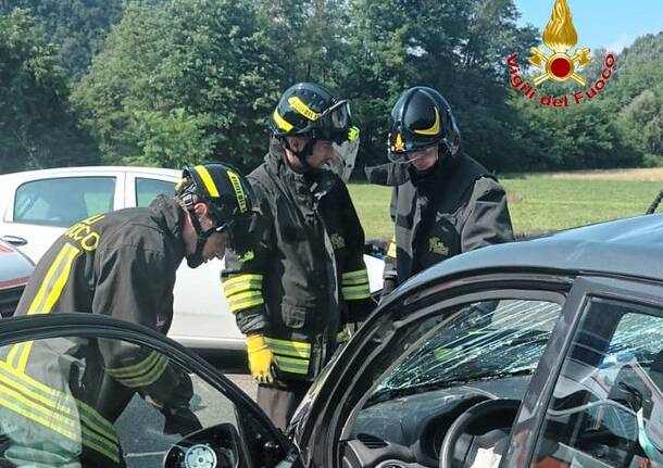 Scontro tra due auto a Rancio Valcuvia
