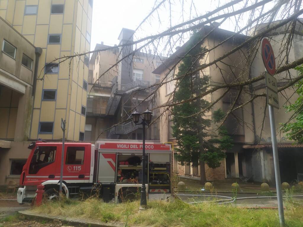 Incendio all'ospedale di Cuasso al Monte
