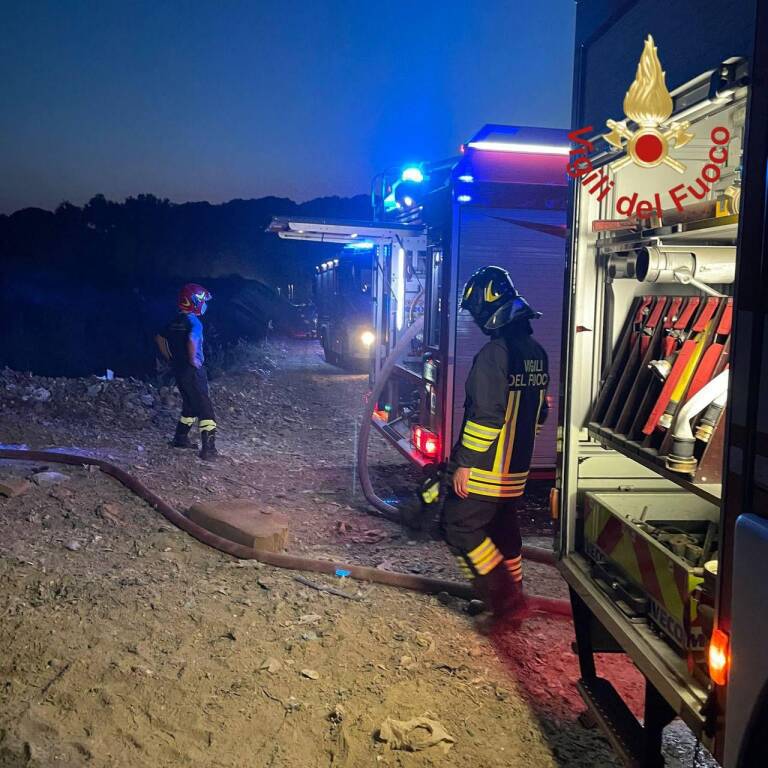 Incendio discarica di Gorla Maggiore