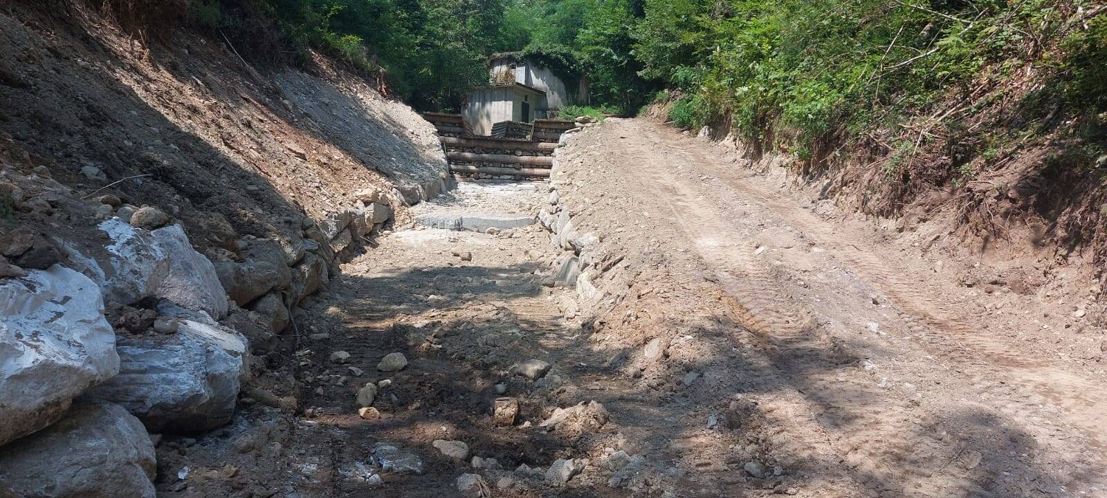 Lavori a Luvinate sul ramo orientale del Tinella