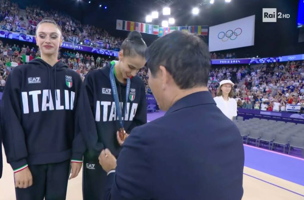 Le farfalle azzurre sul podio nella ritmica di squadra