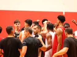 Primo giorno di allenamento per la Pallacanestro Varese agli ordini di coach Herman Mandole