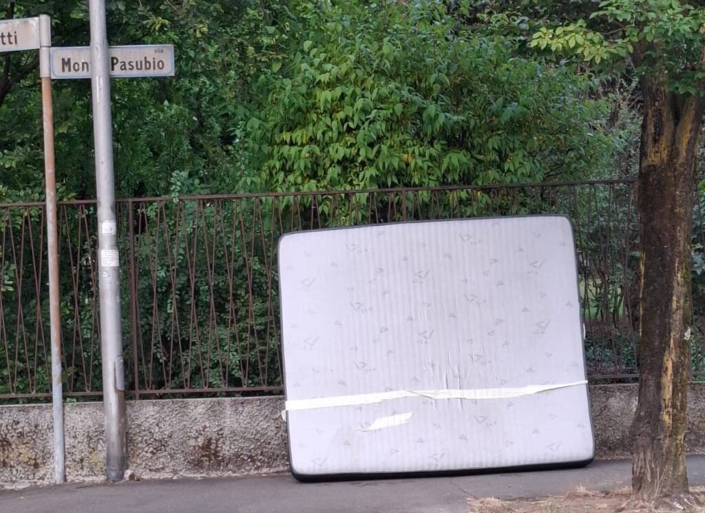 Saronno - Rifiuti abbandonati