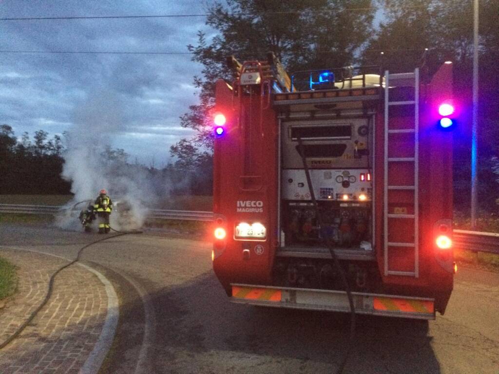 auto bruciata cairate