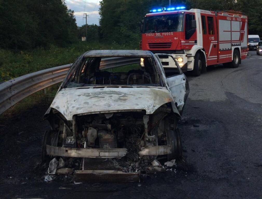 auto bruciata cairate
