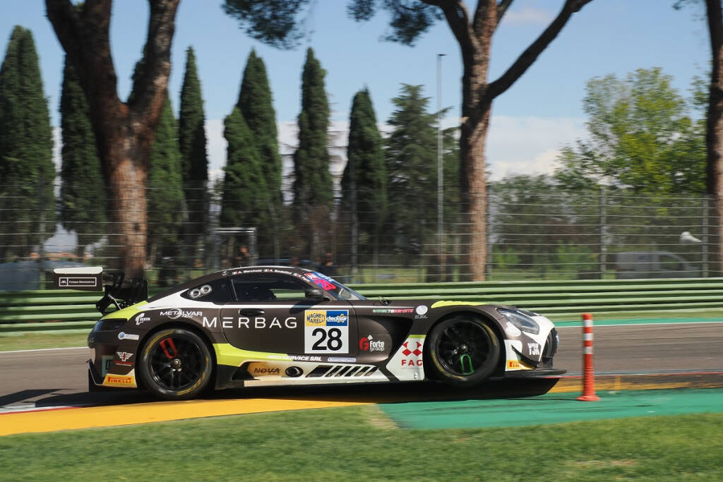 Doppia vittoria a Imola per il team varesino Nova Race