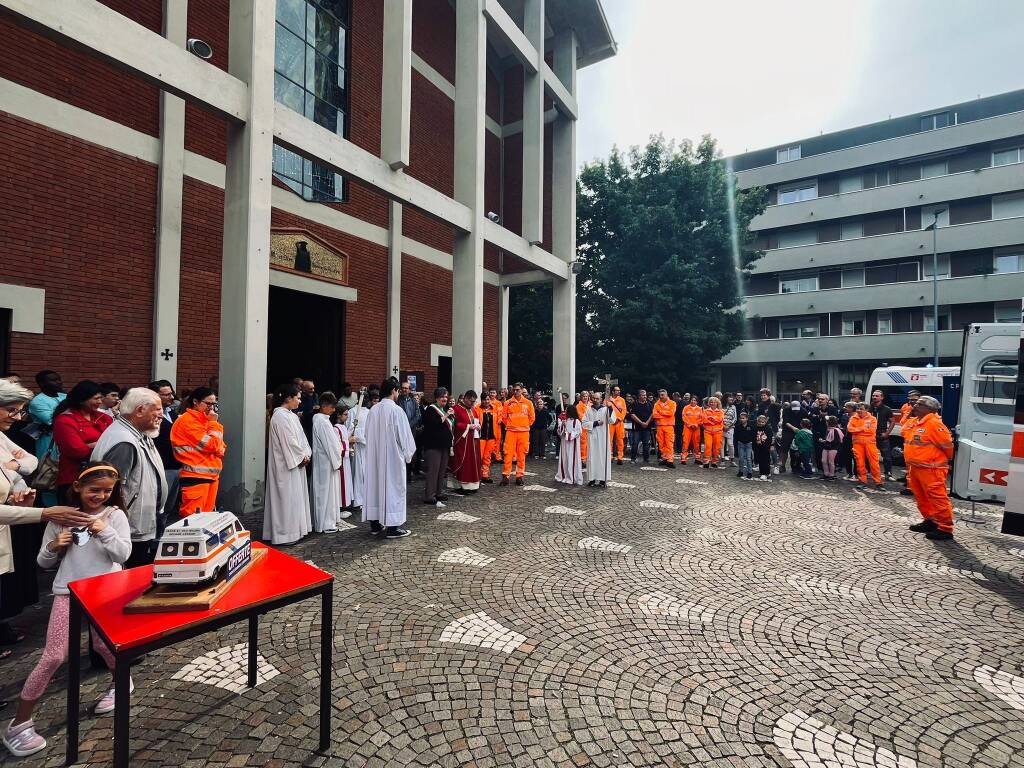 Croce Bianca Legnano inaugura una nuova ambulanza a Castellanza