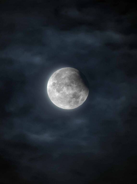 Eclissi parziale della superluna