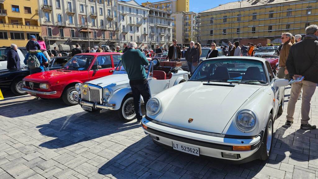 Esposizione auto storiche e supercar
