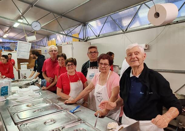 Pizzoccheri e sorrisi alla Sagra di Santa Croce a Marnate
