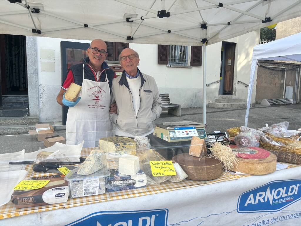 mercato contadino a Cajello