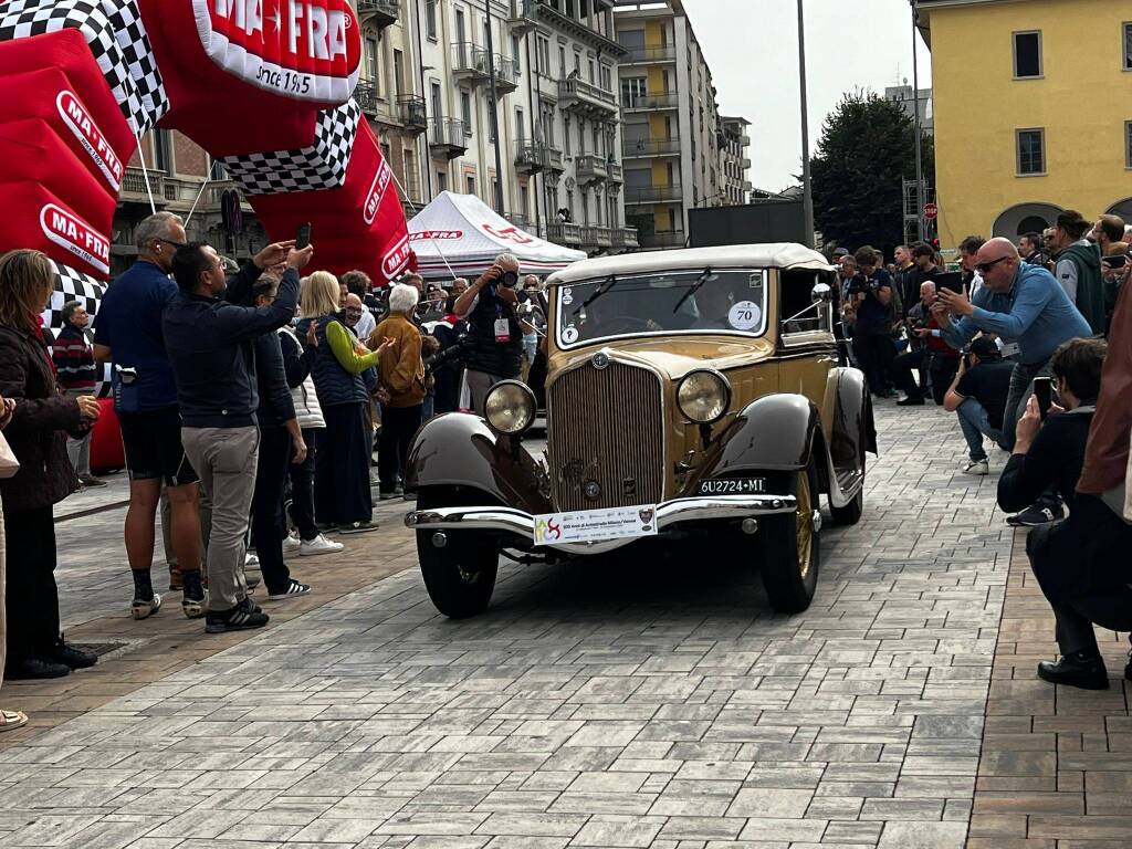 Varese - Moto e auto d'epoca per i 100 anni dell'Autolaghi: la passerella in centro