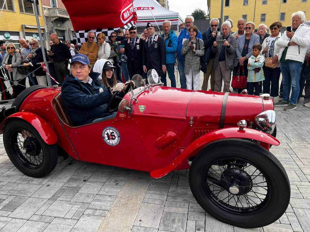 Varese - Moto e auto d'epoca per i 100 anni dell'Autolaghi: la passerella in centro