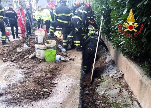A Cinisello Balsamo un uomo muore dopo il cedimento di uno scavo
