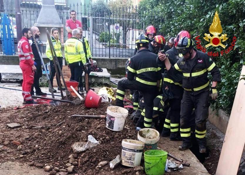 A Cinisello Balsamo un uomo muore dopo il cedimento di uno scavo