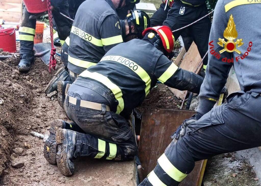 A Cinisello Balsamo un uomo muore dopo il cedimento di uno scavo