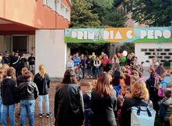 Alzabandiera d'Italia e d'Europa luvinate
