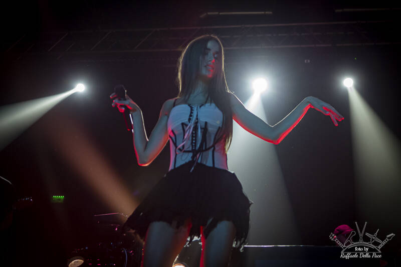 Clara Soccini in concerto al Mediolanum Forum di Milano 