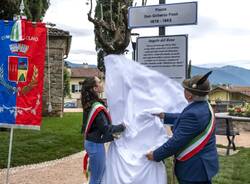 Clivio - Inaugurata la piazza intitolata a don Gilberto Pozzi