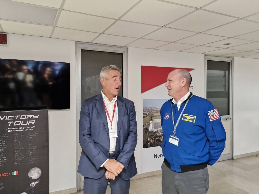 Dalla "space week" di Milano ai laboratori della Leonardo: cinque astronauti "atterrano" a Nerviano