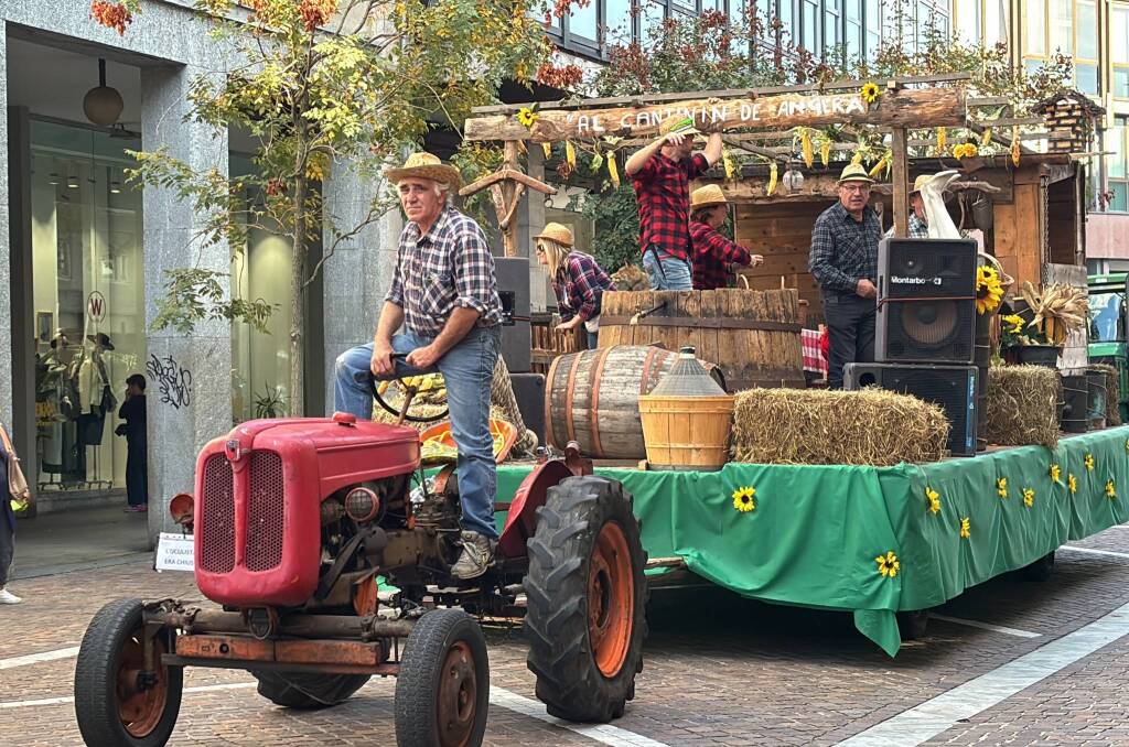 Festa dell'uva Gallarate - Sfilata carri allegorici